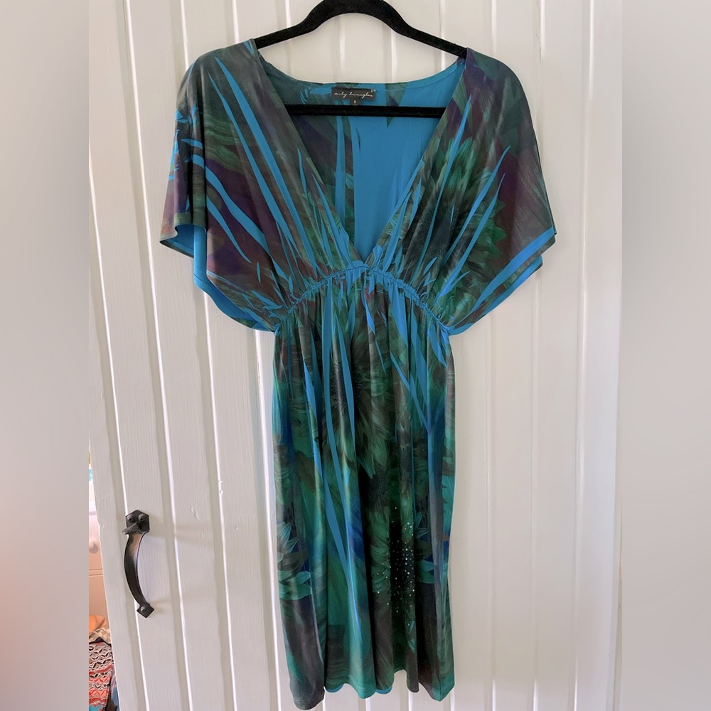 City Triangles dress w/detail beads. Size Small- so fun!! 💙💙💙 excellent cond